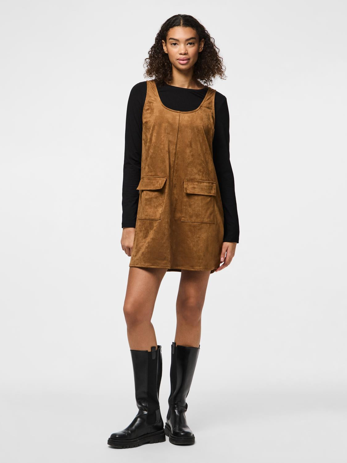 model_shot-front_full